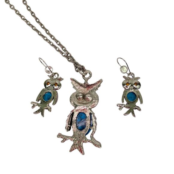 Vintage 70's Turquoise Green Silver Tone Owl Pendant Necklace and Earring Set - Picture 4 of 7